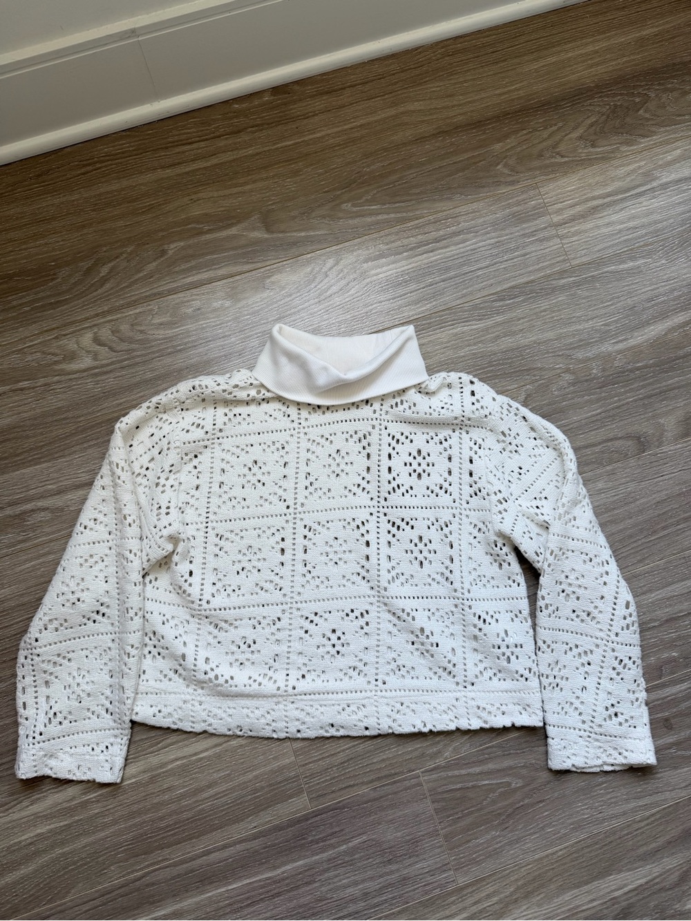 See by Chloé Women’s Open Crochet Knit Long Sleeve Turtleneck Sweater Sz XL - Picture 2 of 7